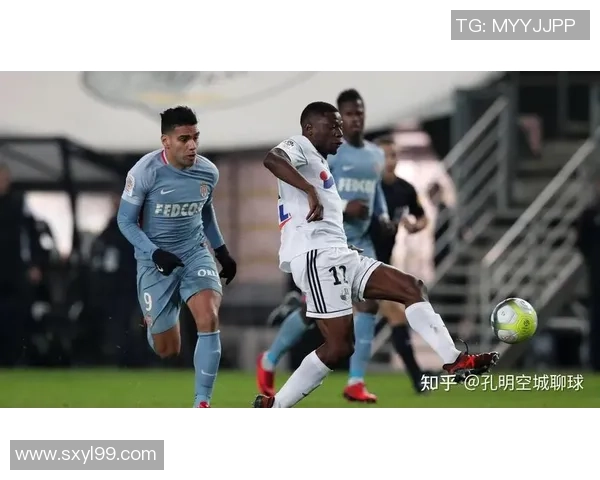 意甲惊天冷门AC米兰狂胜巴黎圣日耳曼5-0帽子戏法引发全场欢呼