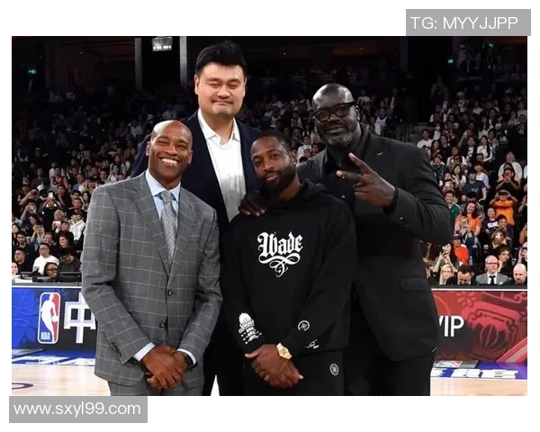 詹姆斯为姚明的伟大成就热烈鼓掌展现篮球界的友谊与尊重