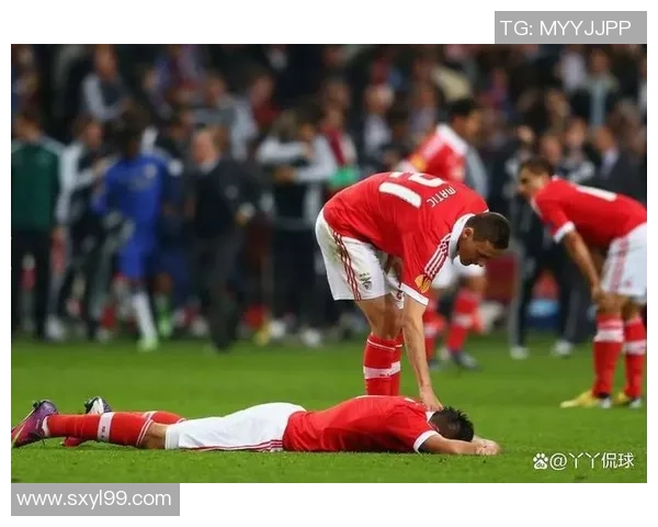 德甲激战:本菲卡与切尔西战成平局全场气氛火爆赛后点评引发热议 德甲激战:本菲卡与切尔西战成平局全场气氛火爆赛后点评引发热议