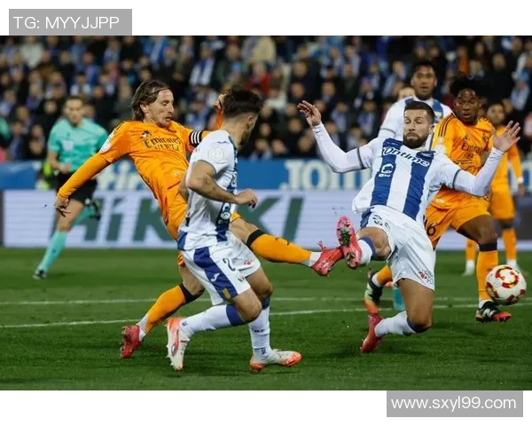 国王杯精彩对决皇马与莱比锡战成平局补时进球点燃全场激情 国王杯精彩对决皇马与莱比锡战成平局补时进球点燃全场激情