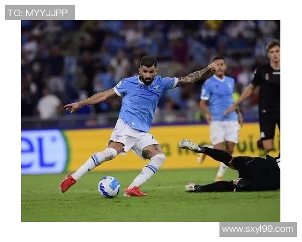 欧冠经典对决:里昂逆转那不勒斯全场沸腾瞬间回顾与分析